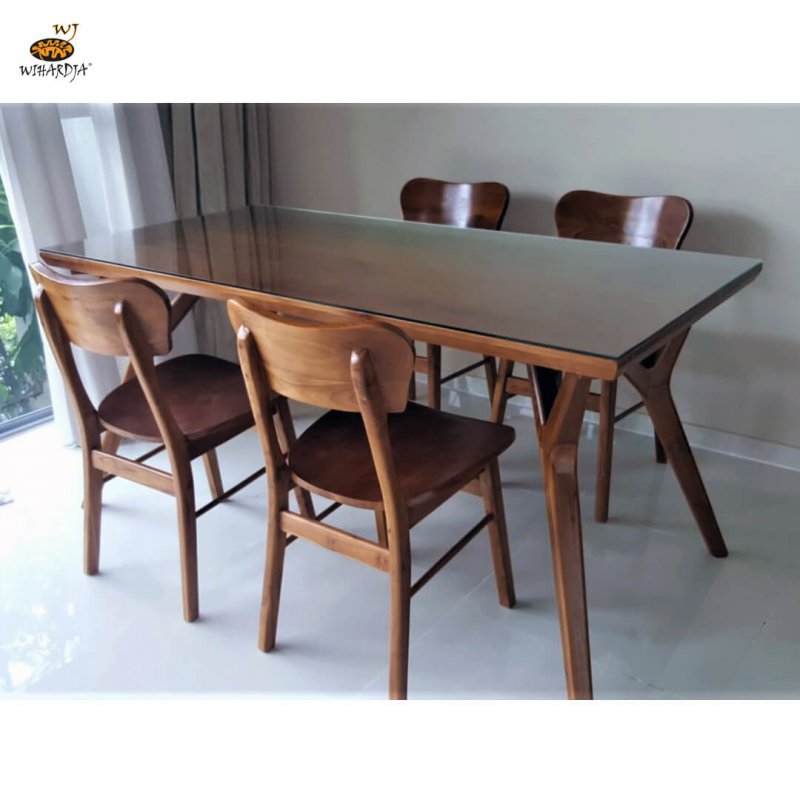 Protecting dining deals table top